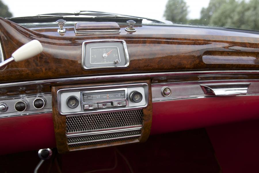  Mercedes-Benz 220 S Cabriolet 1958 года  (фото 15 из 49)